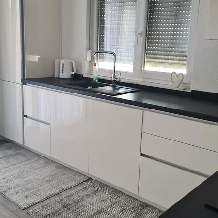 Apartment Merry - Free Garage & Parking Mostar Exterior foto