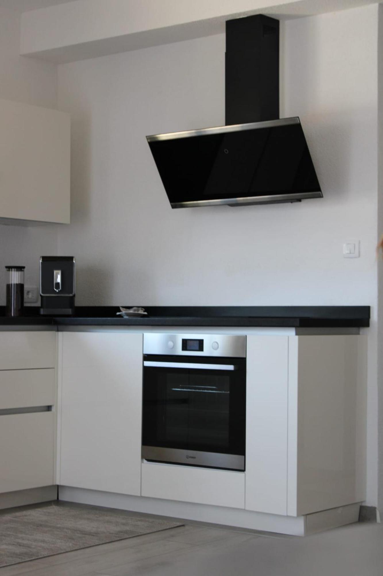 Apartment Merry - Free Garage & Parking Mostar Exterior foto