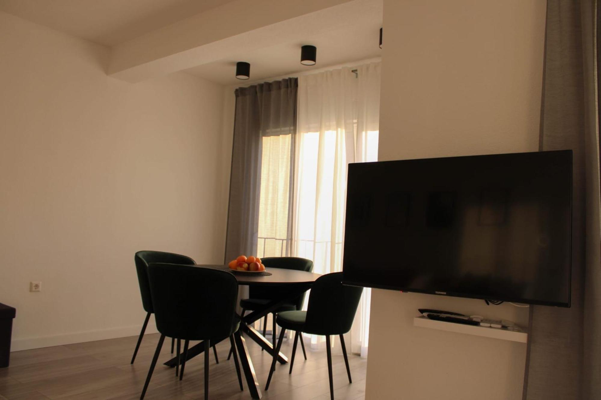 Apartment Merry - Free Garage & Parking Mostar Exterior foto